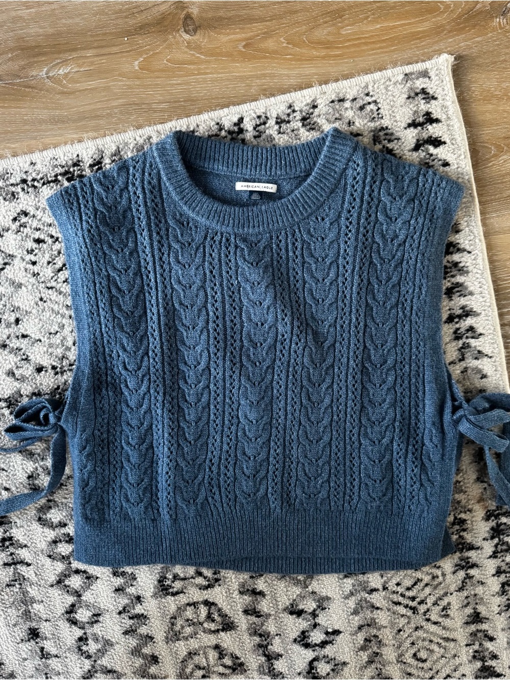 American Eagle Short Sleeve Sweater